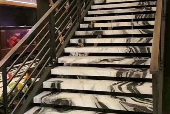 Лестница из мрамора Панда